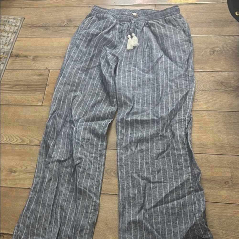 Gray Tailored Capris with Pinstripe Design